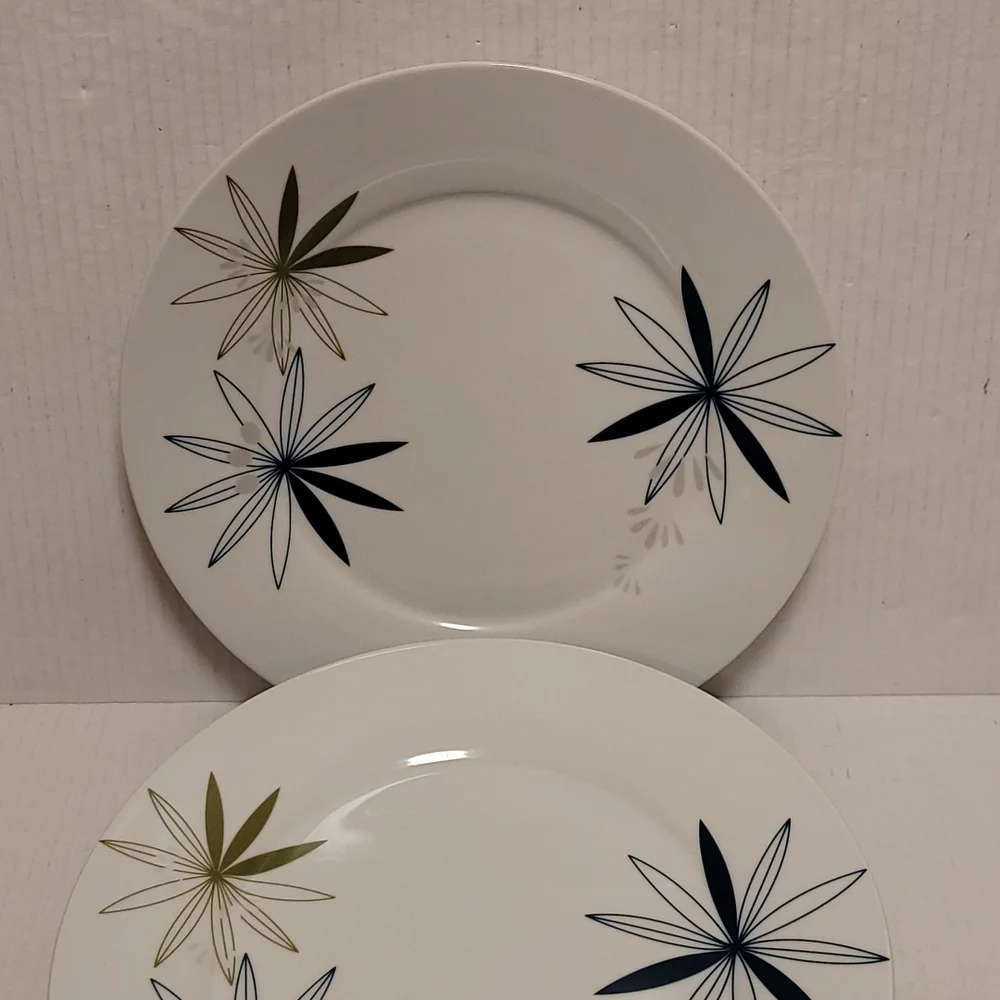 Pair of Pier 1 Kui Hua Plates